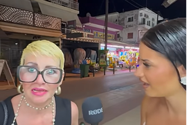 ŽENA IZ VALJEVA POSTALA VIRALNI HIT U GRČKOJ Otišla na odmor da živi život baš punim plućima i njena izjava je hit: "Večeras hoću SE*S, PIĆE I DEČKA, tražim ljubav širom Evrope"