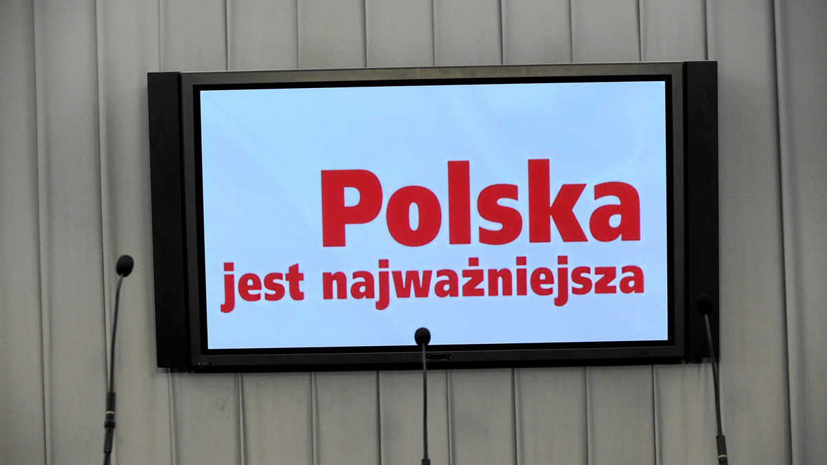 Jeszcze w tym tygodniu Polska Jest Najważniejsza ma przedstawić swoje partyjne logo. Według polityków PJN logo ma być w odcieniu "purpurowej czerwieni" z białym orłem i skrótem "PJN".