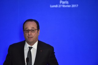 Francja: Strzały podczas przemówienia Hollande'a