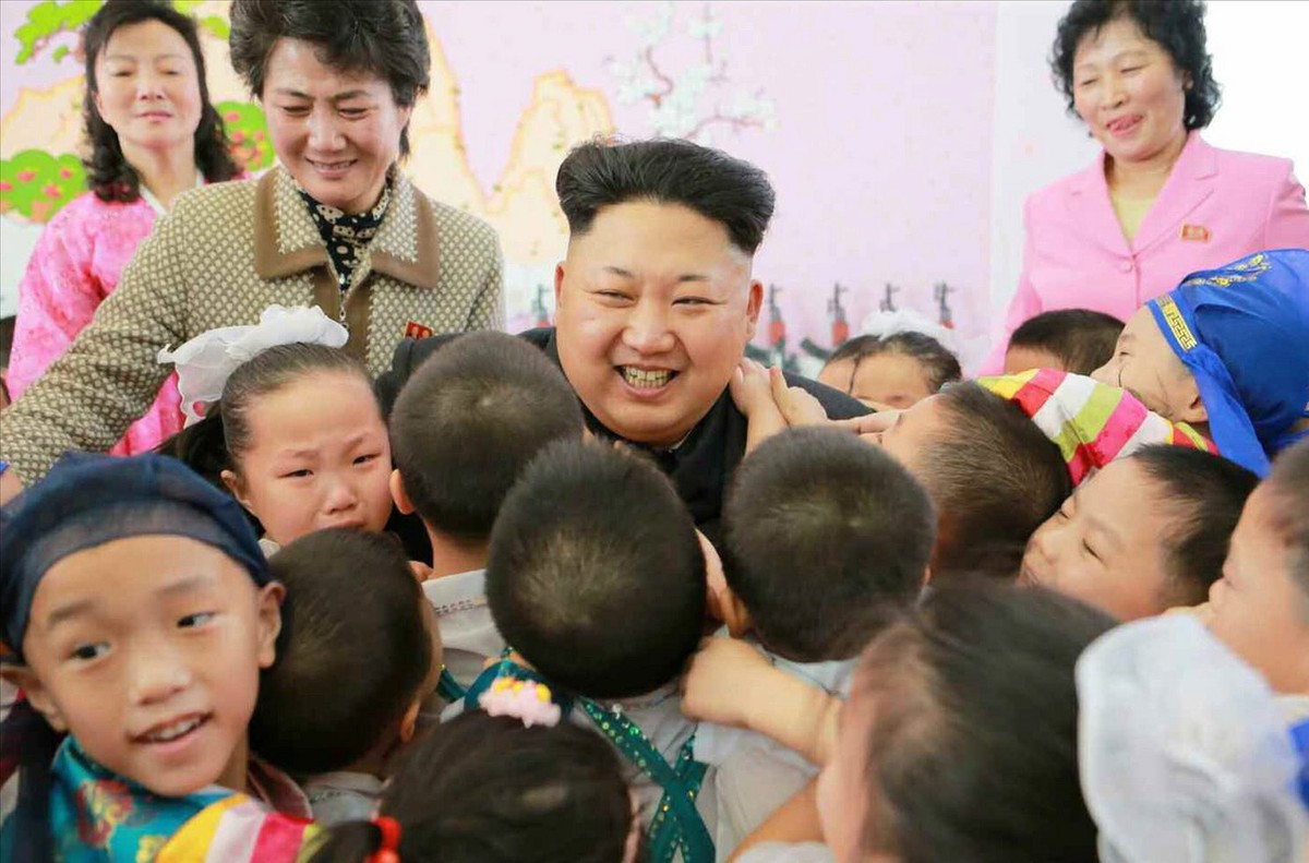 Kim Dzong Un odwiedza sierociniec