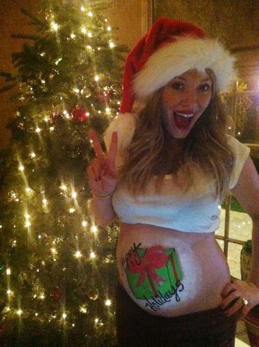 Hilary duff pokazała brzuch