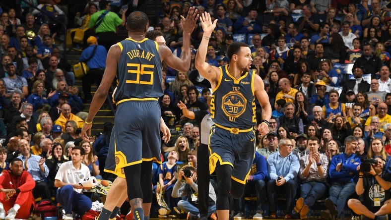 Steph Curry moved up in the NBA three point list (NBA) 