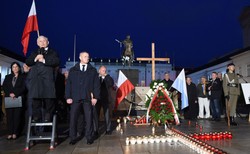 Jarosław Kaczyński w miesięcznicę smoleńską: Całkowita racja jest po naszej stronie