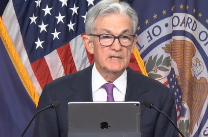 Szef Fed zapowiada obniżki stóp i sugeruje opanowanie inflacji. "Oczekiwania dobrze zakotwiczone"