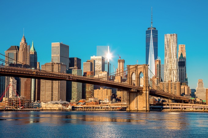 Koronavírus: New Yorkban rendkívüli állapotot hirdettek ki, Kaliforniában bezárt Disneyland