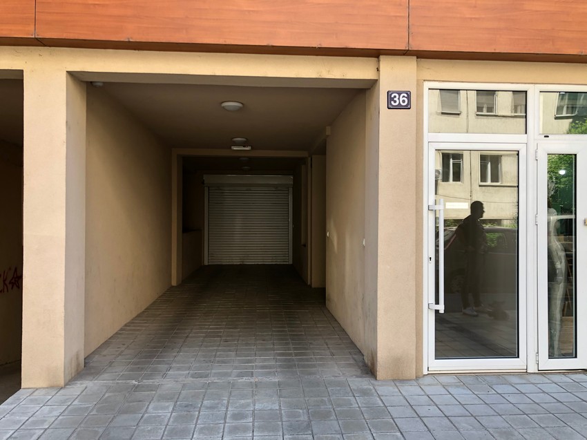 Zgrada u kojoj je bivši fudbaler Miljan Mrdaković izvršio samoubistvo