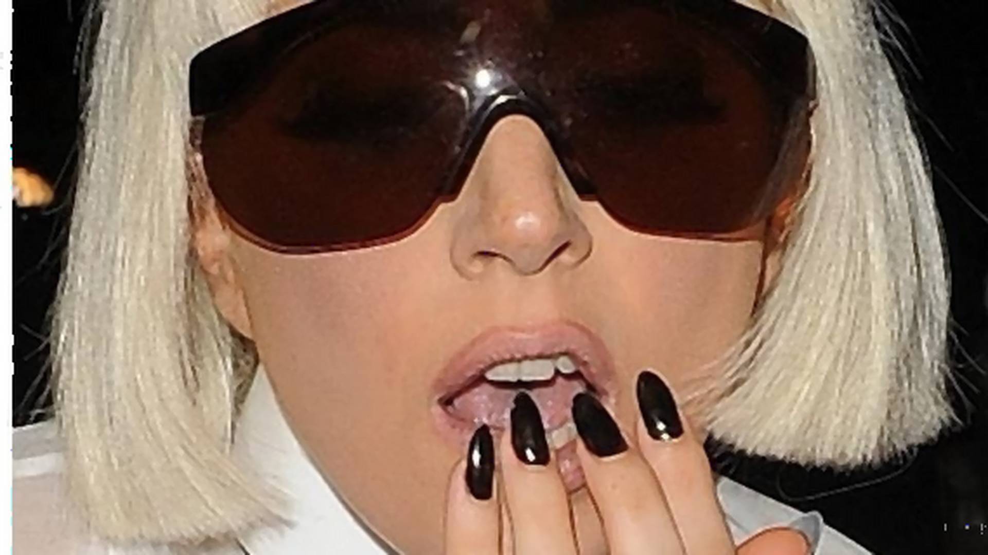 Złote serce skandalistki - Lady Gaga najchętniej pomagającą gwiazdą 2010 roku