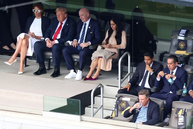 Melanija i Donald  Tramp sa prvim čovekom FIFA Đanijem Infantinom i njegovom suprugom