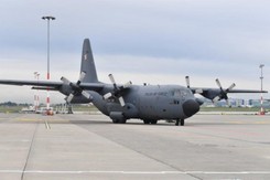 Ewakuacja polskich turystów z Izraela. Błaszczak: Rodaków będziemy transportowali na Kretę