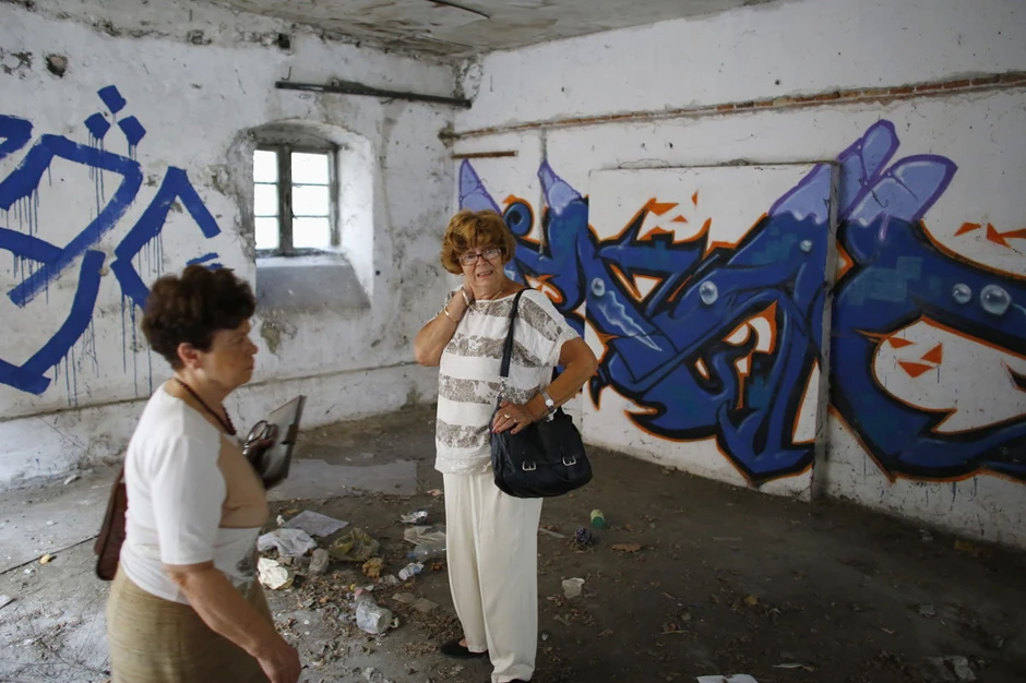 Ruševine išarane grafitima