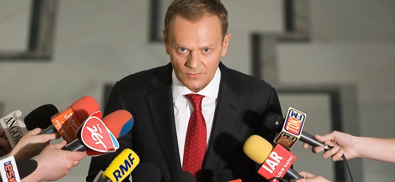Poseł o premierze: Tylko facet, który lata embraerem mógł nasr… tyle radarów