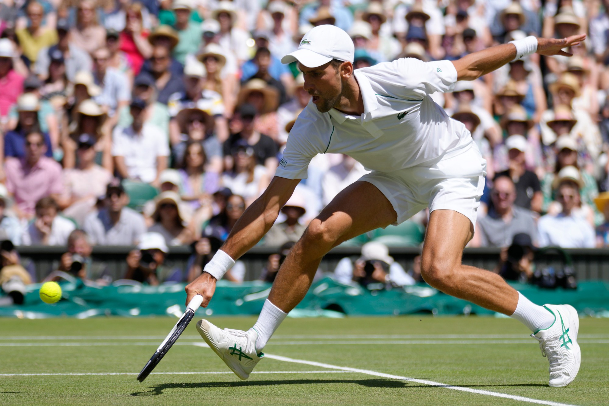 Srbský tenista Novak Djokovič vo finále Wimbledonu. 