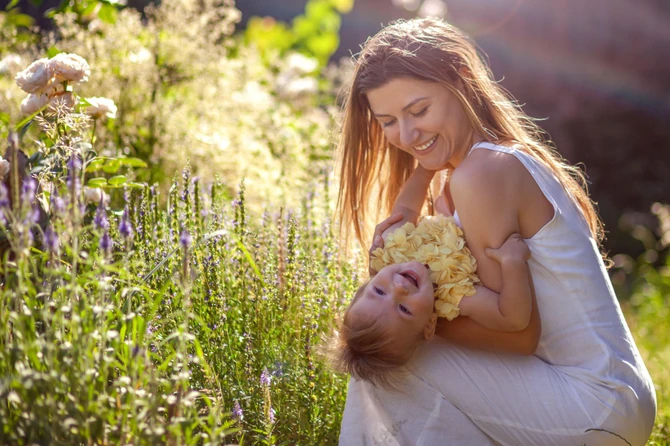 Prva inteligencija koju dete upozna je ljubav svoje majke