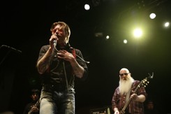 Eagles of Death Metal podnoszą się o tragedii w Bataclan. Znów zagrają w Paryżu