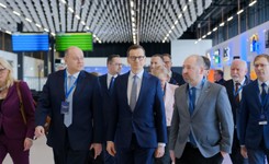 Oficjalne otwarcie nowego portu lotniczego. Morawiecki: Zdejmujemy klątwę z Radomia