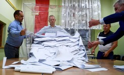 PiS wygrał w czternastu województwach; Koalicja Obywatelska - w dwóch