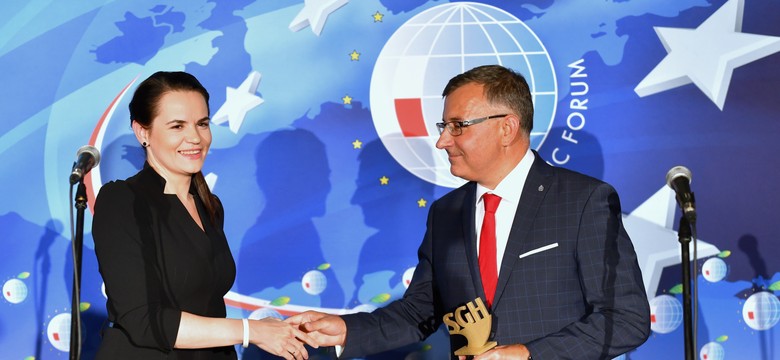 Swiatłana Cichanouska nagrodzona na Forum Ekonomicznym. Mówiła o Białorusinach, którzy "przezwyciężyli strach"