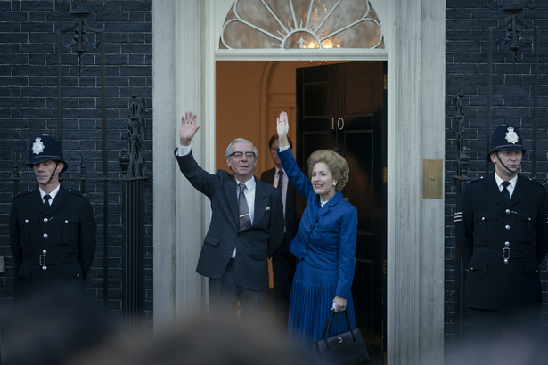 Dennis Thatcher (STEPHEN BOXER) i Margaret Thatcher (GILLIAN ANDERSON)