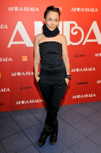 Pati Sokół na premierze filmu 'AmbaSSada' ze swastyką na twarzy