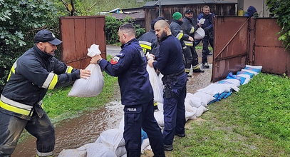 Intensywne opady deszczu w Wałbrzychu. Policja apeluje do mieszkańców