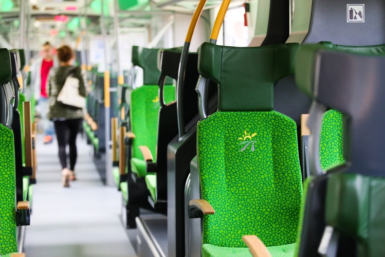 Prezentacja pociągu. Uroczyste przekazanie pierwszych elektrycznych zespołów trakcyjnych serii 45 WE Impuls