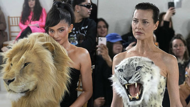 "Bezguście" i gloryfikowanie przemocy wobec zwierząt na pokazie mody? Kylie Jenner na celowniku internautów