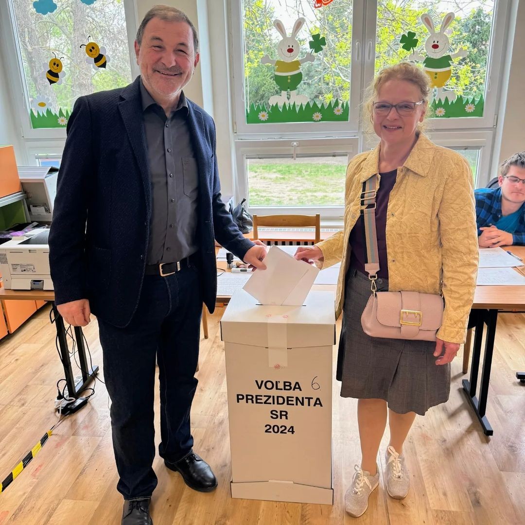 Voliť prišiel aj poslanec NR SR za PS Ondrej Prostredník.