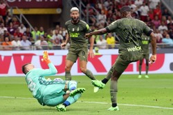 Skorupski puścił dwie "sztuki", katastrofalny błąd Drągowskiego [WIDEO]