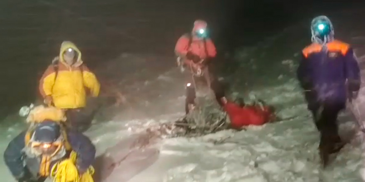 Rosja - Elbrus: Nie żyje 5 alpinistów, 14 uratowano 