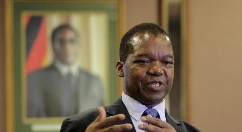 Zimbabwean central bank governor John Mangudya gestures while delivering his 2016 Monetary Policy statement in Harare, February 4, 2016. 