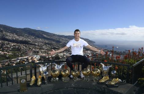 Kristijano Ronaldo sa svim idnividualnim trofejima koje je osvojio u karijeri