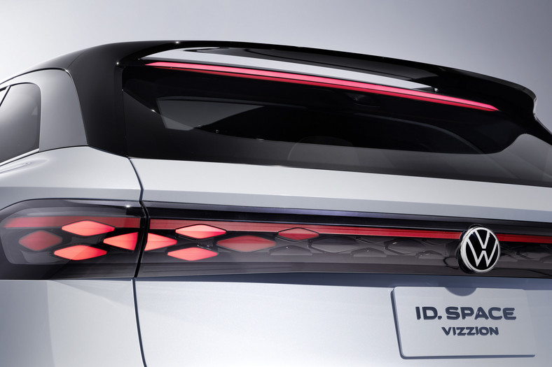 Volkswagen ID. Space Vizzion - elektryczne kombi większe od Passata