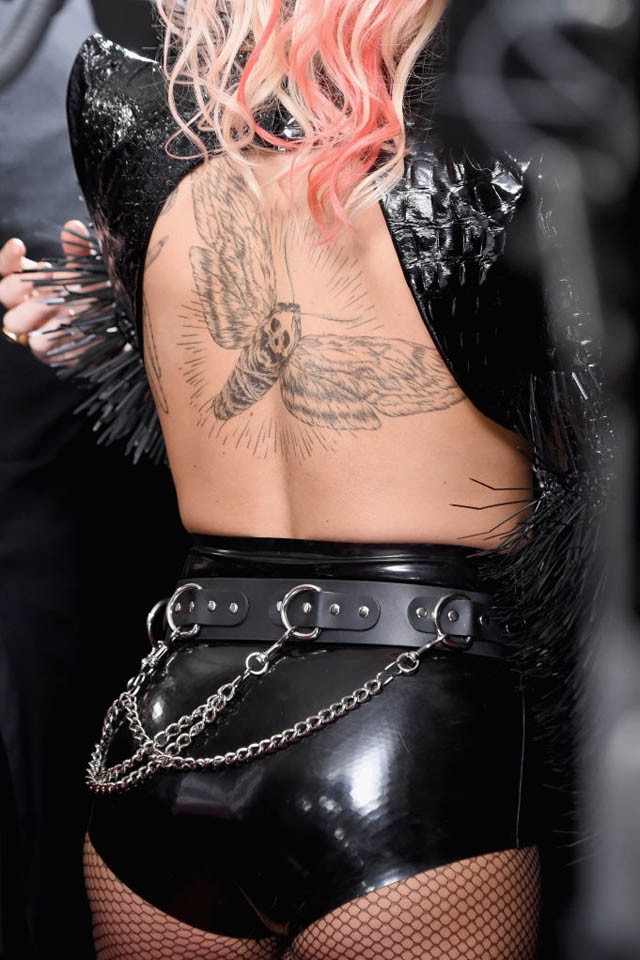 Lady Gaga Grammy tetkó