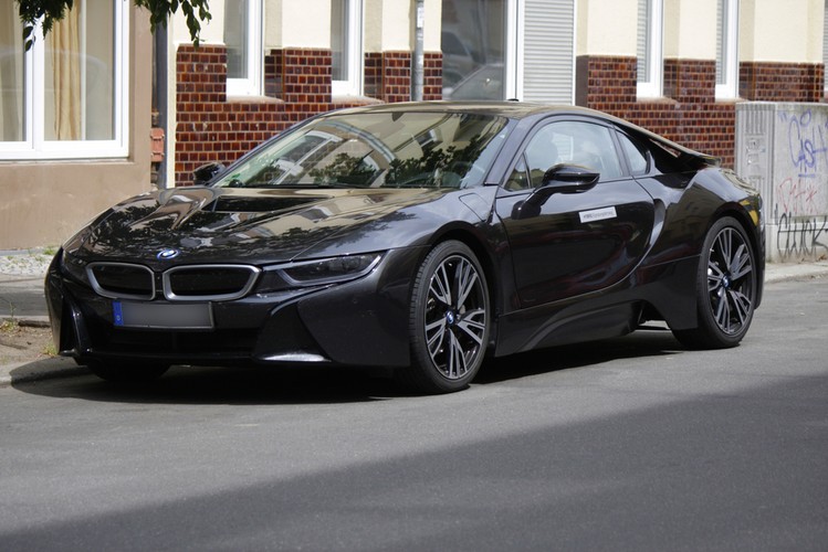 Do tych marek samochodów Polki mają słabość