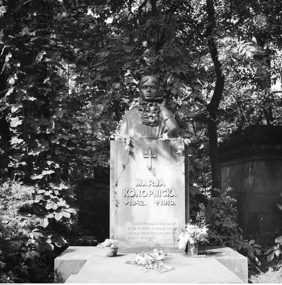 Grób Marii Konopnickiej na cmentarzu Łyczakowskim