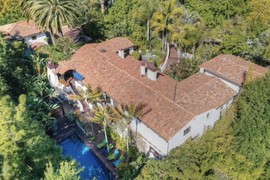 Legendarnom glumcu kog Srbija obožava javili da mu je KUĆA IZGORELA, kad je stigao na lice mesta - zatekao ČUDO! "O moj Bože", prizor za NEVERICU - ZA OVAKAV PREOKRET MOLE SE SVI