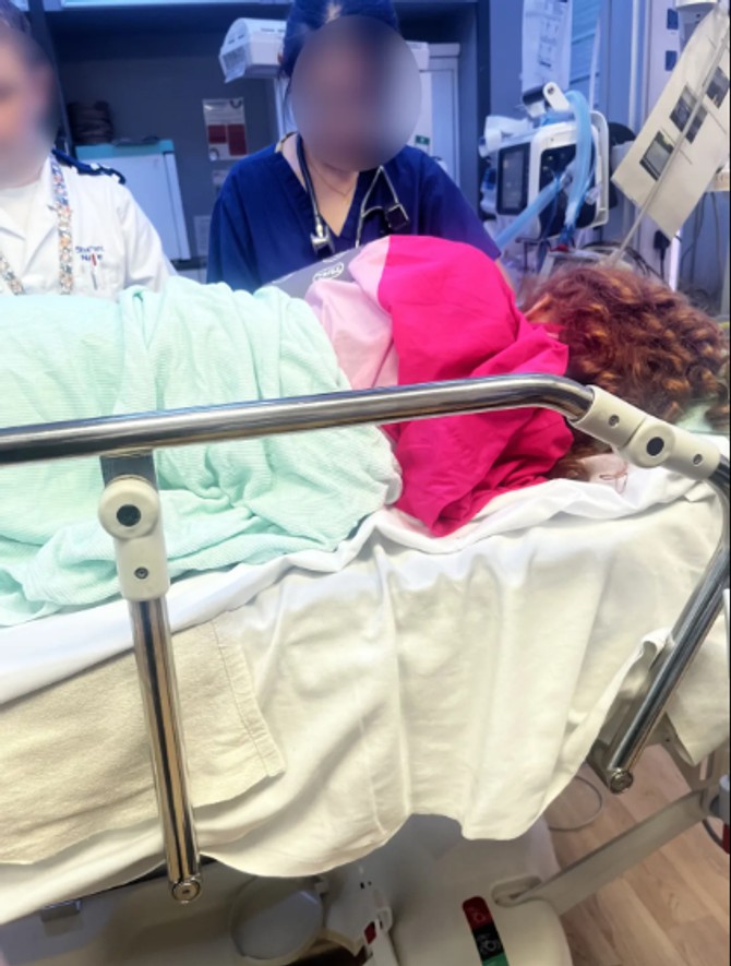 Majka kaže da bliznakinje nisu dobile medicinsku pomoć bile bi mrtve