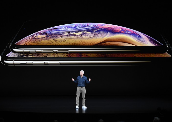 Phil Schiller prezentuje iPhone Xs