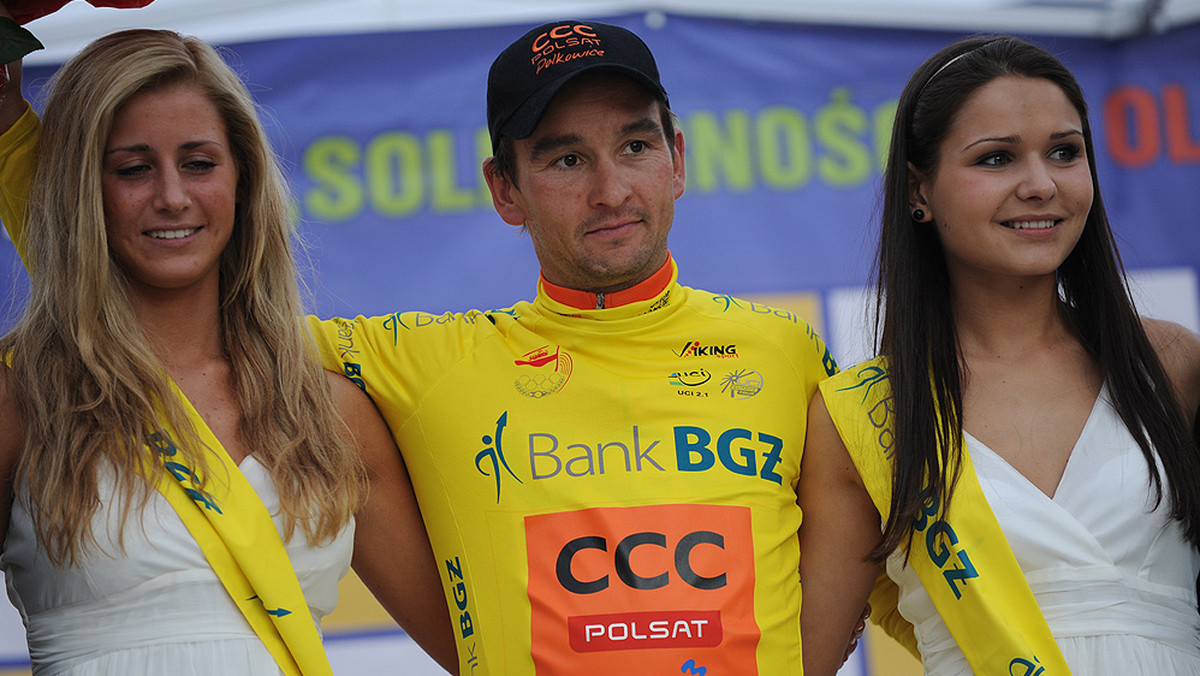 Niemiec Andre Schulze wygrał w Krakowie drugi etap kolarskiego Wyścigu Solidarności i Olimpijczyków i zdobył żółtą koszulkę lidera. Na finiszu wyprzedził rodaka Tino Meiera i Belga Toma Meusena. Najlepszy z Polaków - Robert Radosz był piąty.