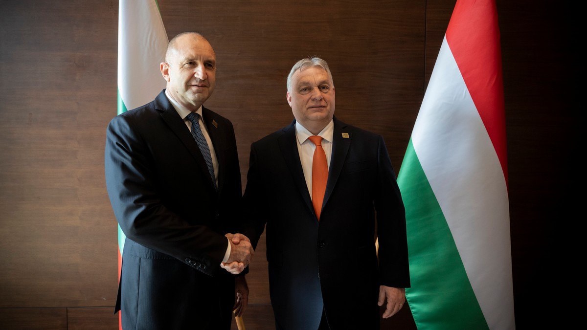 Kiderült, Orbán Viktor miért nem volt ma reggel a Kossuth rádióban – fotók