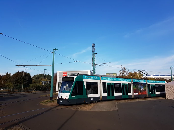 Siemens Mobility w trakcie InnoTrans przeprowadził jazdy testowe tramwaju autonomicznego w normalnym ruchu miejskim w Poczdamie.
