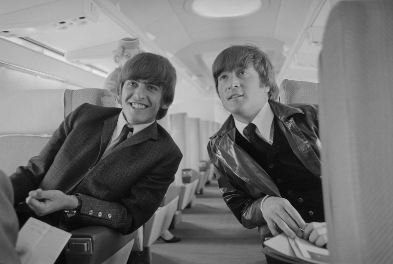 George Harrison i John Lennon, 1964 r.