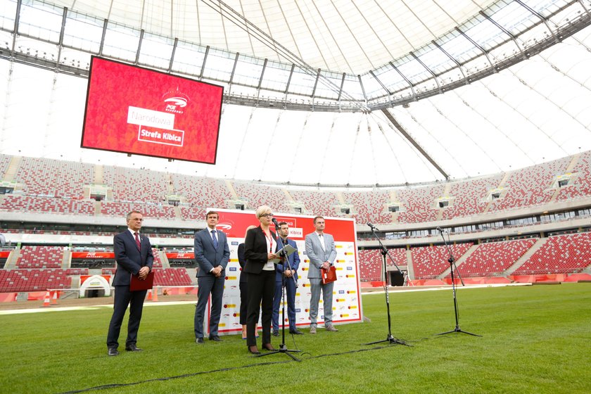 Wyrzucili ją ze Stadionu Narodowego za fatalną trawę. Co teraz robi?