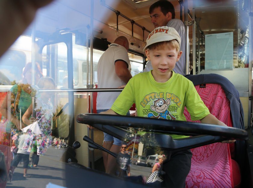 Święto miłośników komunikacji. W sobotę w zajezdni autobusowej przy ul. Woronicza odbyły się Dni Transportu Miejskiego