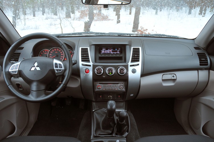 Mitsubishi pajero sport