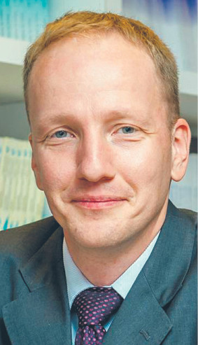 Guntram Wolff, dyrektor brukselskiego think tanku Bruegel. W latach 2012–2016 członek Rady Analiz Gospodarczych przy premierze Francji. Wcześniej pracował w Komisji Europejskiej, Międzynarodowym Funduszu Walutowym, a także Deutsche Banku