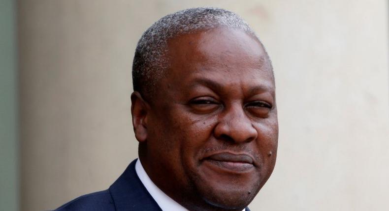 Ghana's President John Dramani Mahama arrives for a meeting with France's President at the Elysee Palace in Paris, France May 28, 2013. 