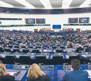 Rząd nie chce ostrych reguł dla celowanej reklamy politycznej