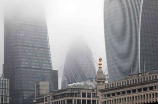 Centra miast tylko dla nowych samochodów? Kolejne ograniczenia w Europie