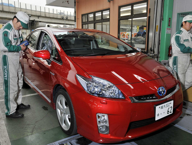 W samochodach Toyoty zdarzają się przypadki blokady pedału gazu i pojawiają się problemy z hamulcami.